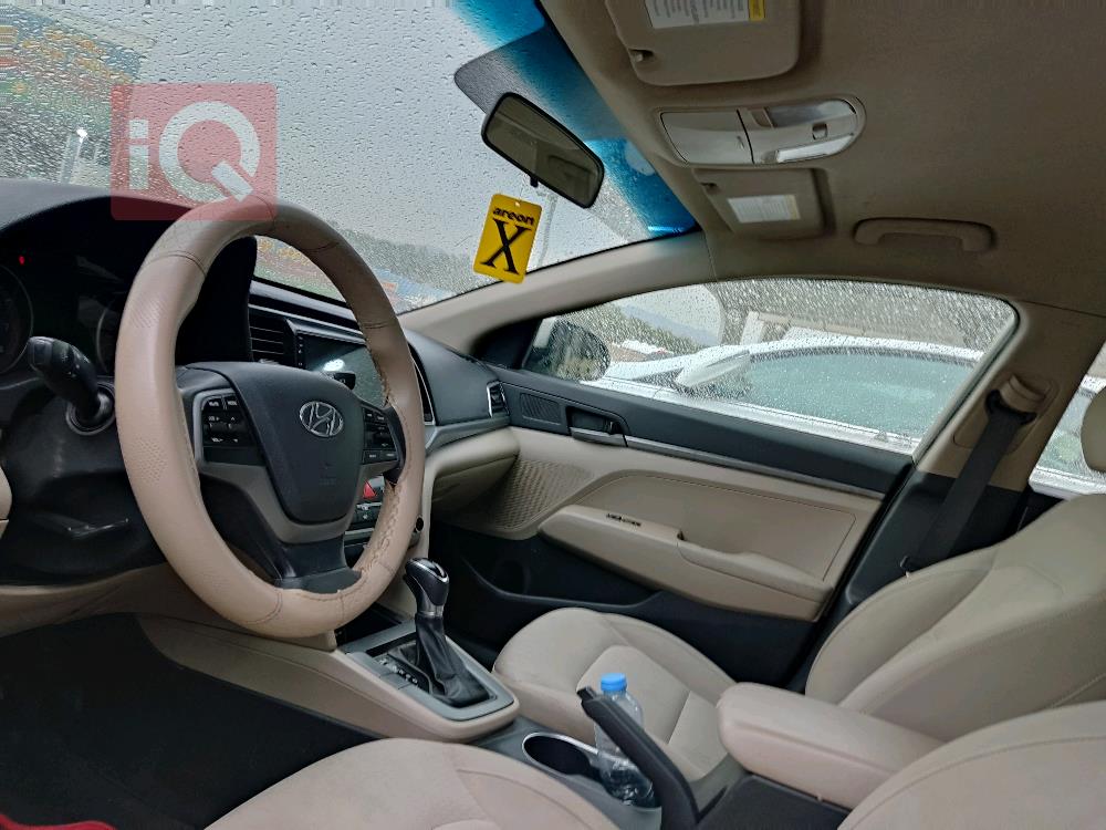 هیوندای ئەلەنترا
